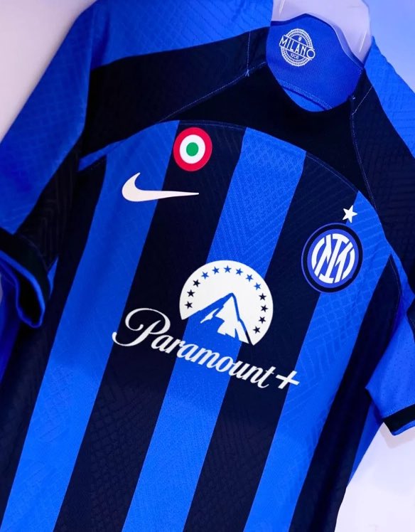 DonShelby_'s tweet photo. Celebro la final de la Champions sorteando junto a @Ctinfo_17 una camiseta retro o actual de toda su colección.

Por cierto, ya tienen disponible la nueva camiseta del Madrid.

- RT este tuit.

- Seguir a @Ctinfo_17 

- A mí no hace falta.

Anuncio ganador después de la final. https://t.co/3xLrZ5dpuZ