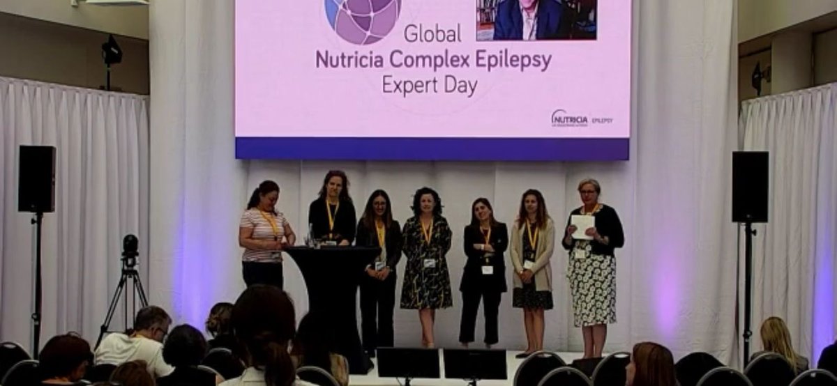 Gracias por la invitacion de @nutricia a disertar en la Jornada de Epilepsia Compleja en #Utrecht. ¡Orgullosa de presentar los datos terapia cetogenica en Argentina y compartir el
Encuentro con los maravillosos @AnastasiaDress2 @natashaschoeler @jencarroll @KossoffEric !!