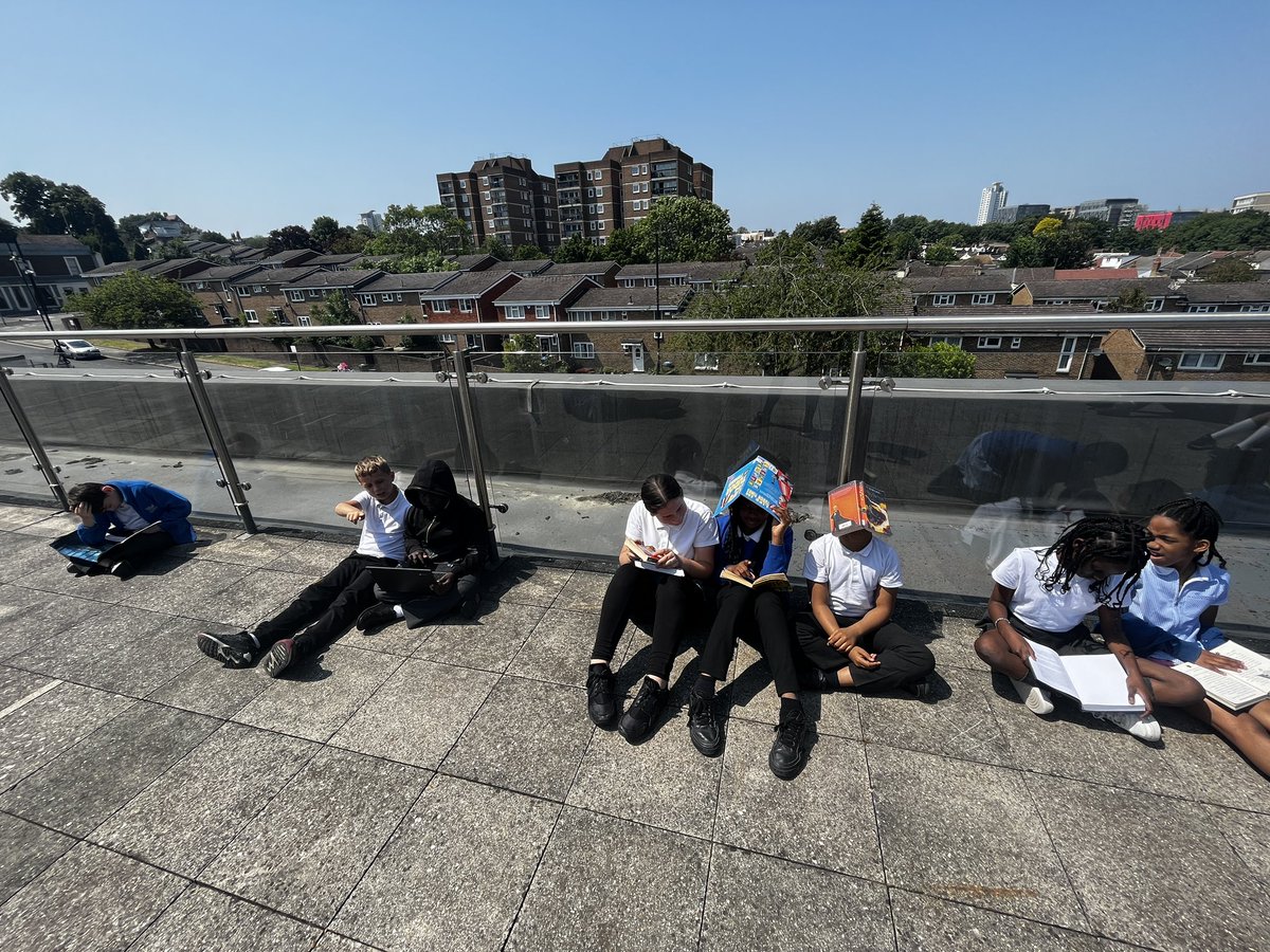 FoxfldPalm1's tweet photo. Enjoying the beautiful weather today! ☀️☀️☀️@foxfield @IPAT_Edu https://t.co/eov1s3fqFf