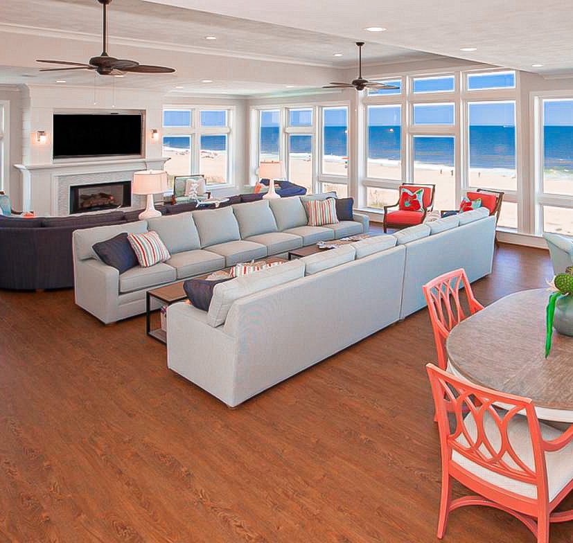 BraxtonCuller's tweet photo. @COASTALACCENT knows how to make sure everyone’s going to have somewhere to sit! Featuring our Gramercy Park group here. This whole house is an absolute stunner. Blue Horizon, in Sandbridge, VA sleeps 36 &amp; is available to rent via @sandbridgrealty . Swipe to see exterior view💙. https://t.co/EZ59NnqMic