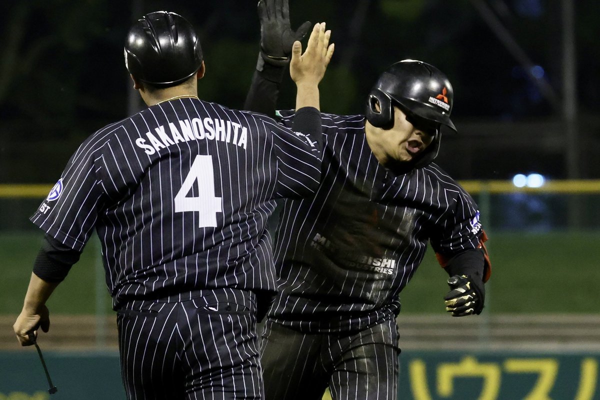 mhibaseball's tweet photo. 代打でヒットを放つ古川外野手
逆転タイムリー2塁打を放つ笹治外野手
決死のヘッドスライディングをみせる中山内野手 https://t.co/7KoeCqttiG