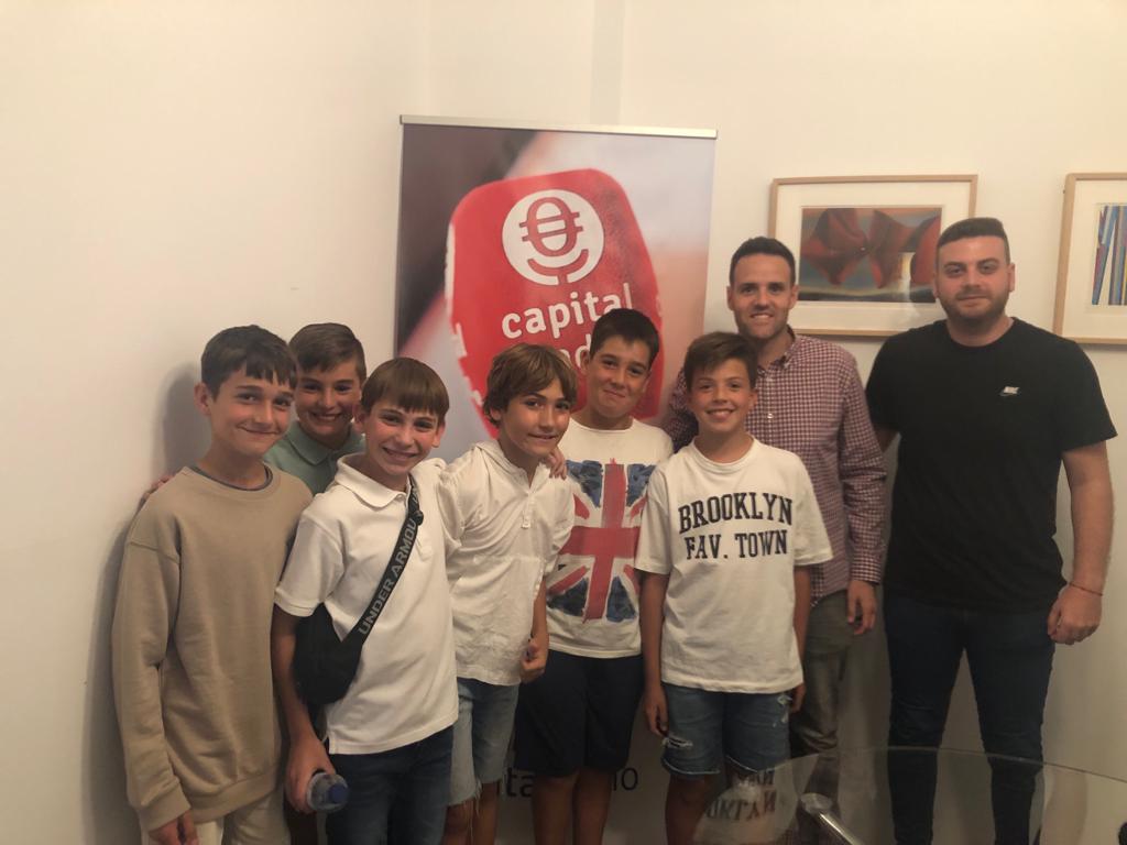 Valencia Capital Radio (@capital_vlc) on Twitter photo 📂| EN DIRECTO: ESPECIAL #IITorneoEECCJugamosLimpio |
📝 Nos visita el Colegio Santa María y <a href="/TrinitariasV/">Colegio de Trinitarias de Valencia</a> para hablar del II Torneo EECC 'Jugamos Limpio' en Valencia Capital Radio
---
Valencia Capital Radio
📻 94.5 FM
📲 valenciacapital.es 📂| EN DIRECTO: ESPECIAL #IITorneoEECCJugamosLimpio |
📝 Nos visita el Colegio Santa María y <a href="/TrinitariasV/">Colegio de Trinitarias de Valencia</a> para hablar del II Torneo EECC 'Jugamos Limpio' en Valencia Capital Radio
---
Valencia Capital Radio
📻 94.5 FM
📲 valenciacapital.es