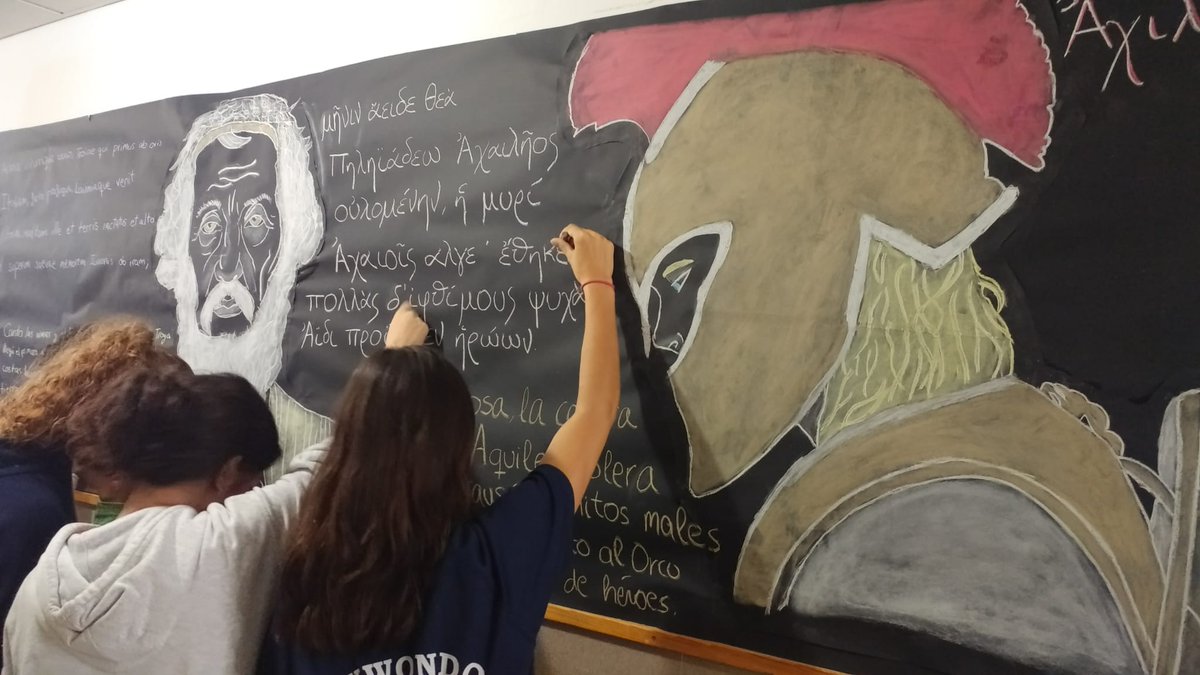 Os mostramos el trabajo de los alumnos de 1°Bach A de Humanidades sobre Julio César, Virgilio, Homero y Aquiles. El trabajo está ilustrado con imágenes y textos de La Guerra de las Galias, La Eneida y La Ilíada. Gracias a Mar, su profesora por organizarlo.