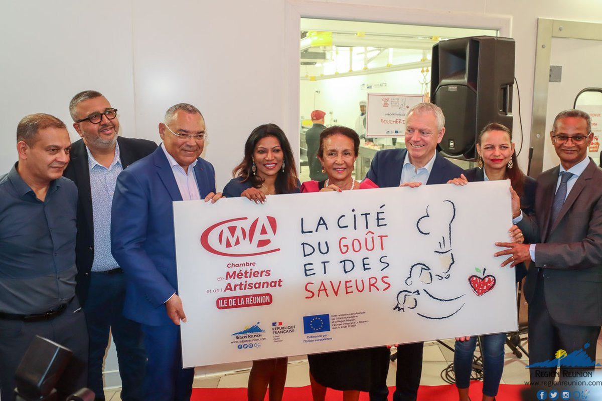 Region_Reunion's tweet photo. Financée par la Région Réunion, la Cité du goût et des saveurs a été inaugurée au CFA de Sainte-Clotilde. Miser sur l’apprentissage, c’est donner un avenir à nos jeunes. C’est aussi donner un avenir à nos savoir-faire d’excellence et à nos produits d'exception #apprentissage https://t.co/UVzFUDeNtL