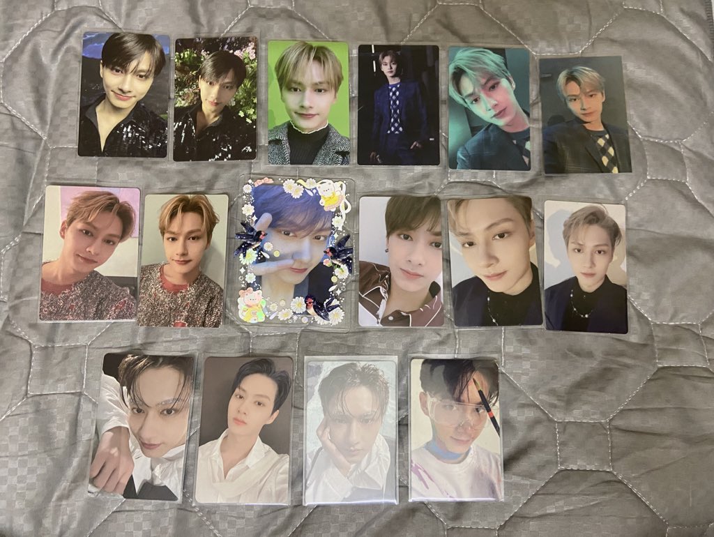 nnabyvu's tweet photo. [WTS]
jun set : RM200+
jeonghan set : RM150+
really ii clearing out my collections this time^^

dm me and please qyop yaa !
serious buyer only , price not include postage.
#pasarseventeen #pasarsvtmy #pasarSVT https://t.co/XtkQGtHVeB