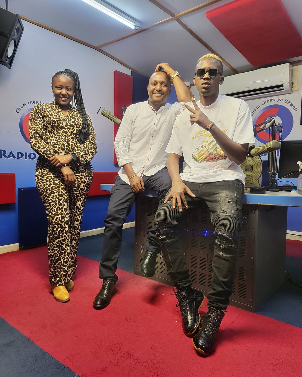 sellyamutabi's tweet photo. Its a fresh Furahiday 1-4pm with @mzaziwillytuva @djflashkenya and @weezdommusic exclusives katika #Mseto411
Unategea ukiwa wapi? You cant miss!
#MamboMseto https://t.co/CefC1Rl9Sn