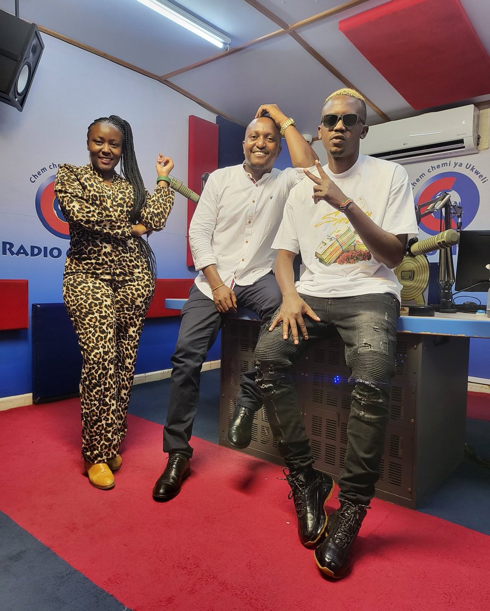 sellyamutabi's tweet photo. Its a fresh Furahiday 1-4pm with @mzaziwillytuva @djflashkenya and @weezdommusic exclusives katika #Mseto411
Unategea ukiwa wapi? You cant miss!
#MamboMseto https://t.co/CefC1Rl9Sn