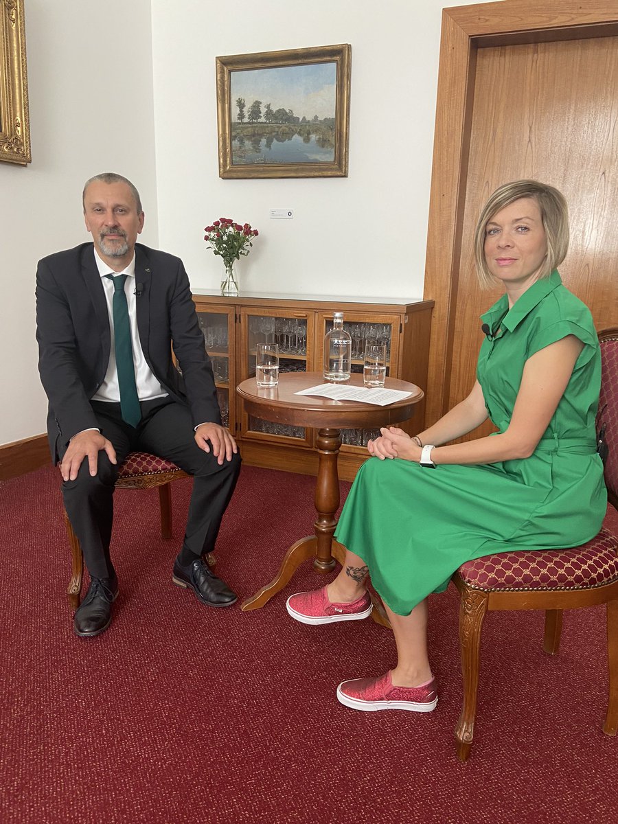 StepankaMartan's tweet photo. @michal_salomoun ministr pro legislativu za @PiratskaStrana člen @strakovka v rozhovoru pro #Tydenvpolitice zítra na @CT24zive třeba o milionové pokutě pro Česko nebo antibyrokratickém balíčku č.2 Začínáme ve 12:32. Děkuji, že se díváte 🤩 https://t.co/wEV6z8BNMK
