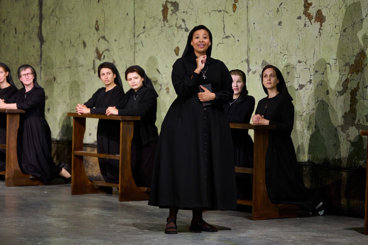 Dialogues des Carmélites is now open at Festival 2023. Join us for Barrie Kosky's new production of one of the most devastatingly powerful operas in the repertoire.

Book now: glyndebourne.com/events/dialogu…

Photos: Richard Hubert Smith