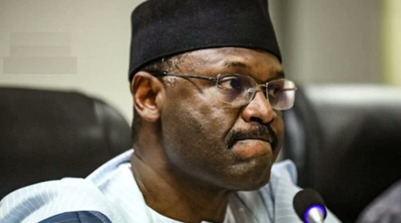 NNNewsMedia's tweet image. Election Tribunal: Stop making yourself stumbling block, instead, act in way manners to redeem your battered image - Group tells INEC nkirukanistoran.com/election-tribu…
