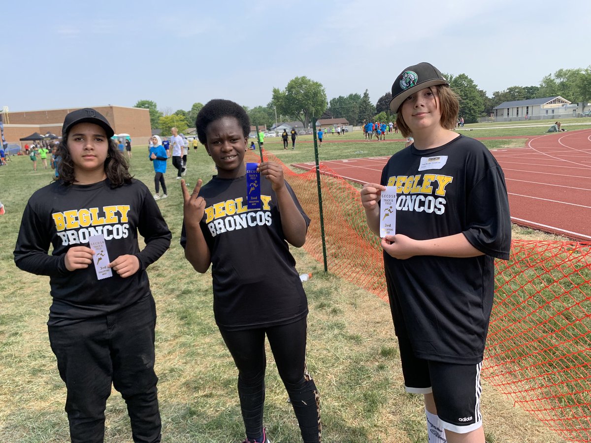 MrsLBoucher's tweet photo. Bronco Proud🖤💛@BegleyBroncos1 @S_Shahbazi23 @MrsIandolo https://t.co/iFT6vi5yVF
