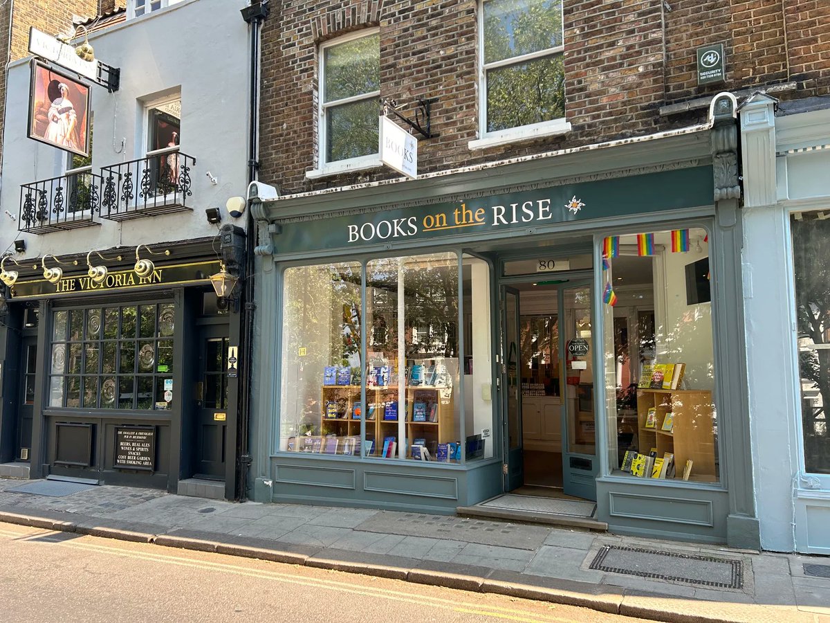 ☀️ Perfect weekend to discover your new favourite #bookshop ☀️

buff.ly/3NjFlWH 

#independentbookshop #indiebookshop #shoplocal #supportlocal