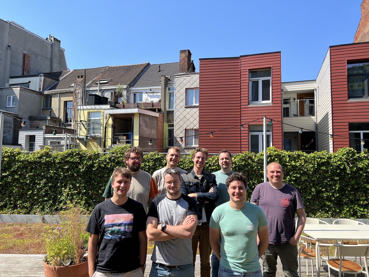 🙌 Here’s the team behind the Flare 2.0!
 <a href="/rubenvanassche/">Ruben Van Assche</a> 
 <a href="/BrouwersWouter/">Wouter Brouwers</a> 
<a href="/alex_/">Alex</a>
<a href="/TimVanDijck/">Tim ☮️</a> 
<a href="/sebdedeyne/">Sebastian De Deyne</a> 
<a href="/NielsVanpach/">Niels Vanpachtenbeke</a> 
<a href="/just_simplysam/">Sam Apostel</a>

Not pictured:
 @riasvdv (not at the office today)
<a href="/vdv_jef/">Jef</a> (took the photo)