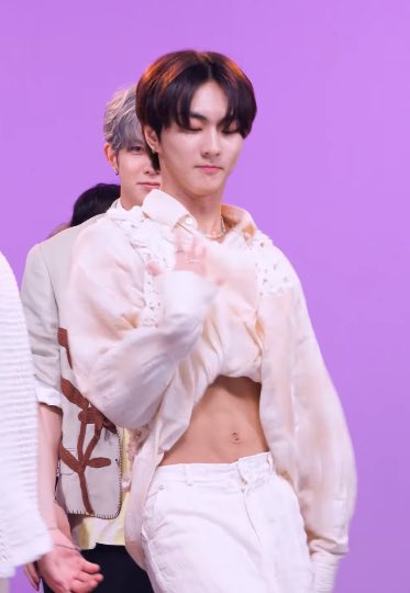 styhydtd's tweet photo. I need more aus with him being a top now.. https://t.co/HM9OnINqhX