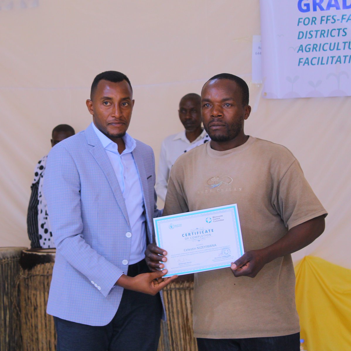 peace_pdn's tweet photo. We attended the graduation ceremony for FFS facilitators in the @KarongiDistr and @RutsiroDistrict   who have been undergoing training in CA, good agricultural practices, and facilitation techniques for the past four months. https://t.co/8vCHGxKGk7