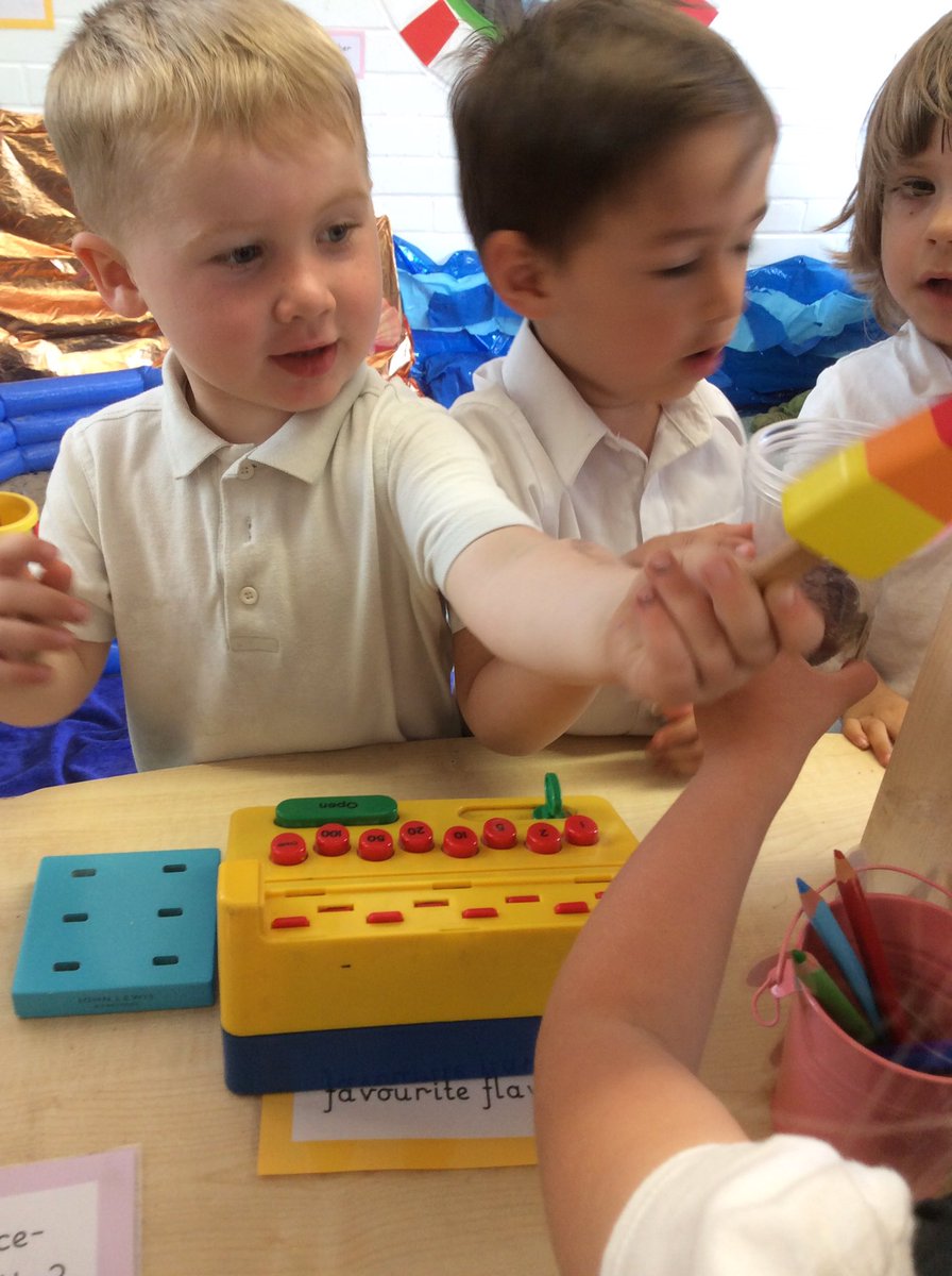 NurserySouthCam's tweet photo. โWe do like to be beside the Seaside!โ This week we have enjoyed exploring our new Seaside/Ice cream parlour role play area. Weโve been learning how to stay safe in the sun and have been counting how many scoops of ice cream we need! #justonecornetto #anotherscoopplease #EYFS ๐ฆ https://t.co/0ABDVkQNGY