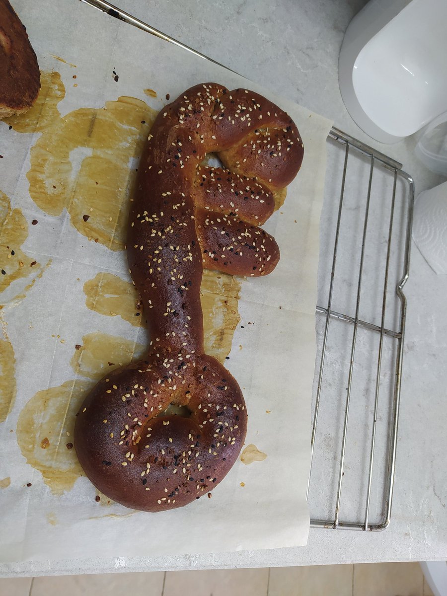 Turns out I could just make a schlissel challah for any random shabbos and no one could stop me