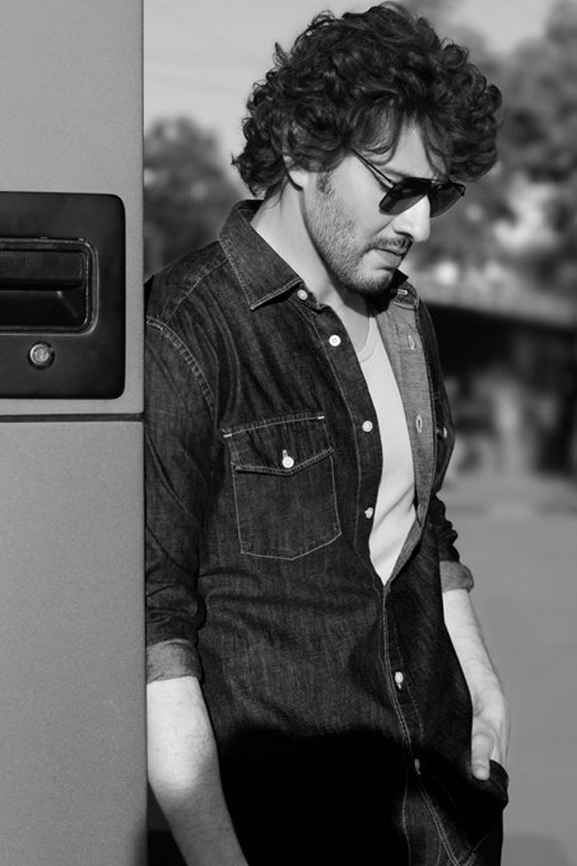 tupaki_official's tweet photo. Stylish Looks Of Mahesh Babu ⭐⭐🔥
Click here: https://t.co/AQZSqYaa5z
#MaheshBabu #stylishlooks #SuperStarMaheshBabu #tollywoodactor #superstar #tupaki @tupakinews_ https://t.co/9IiTgzsldm