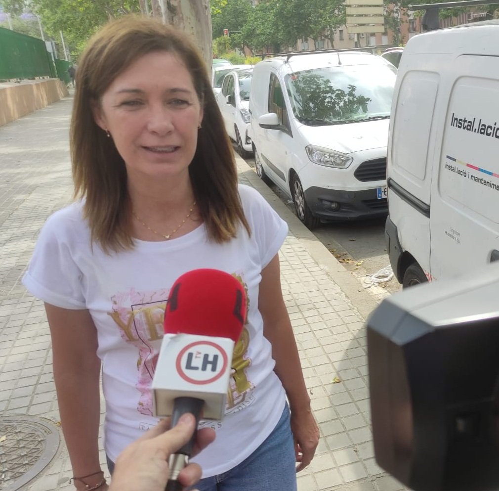 Otro ejemplo de "anuncios humo" del PSCLH que se quedan en nada...

Hoy, <a href="/PopularesHospit/">PP L’ Hospitalet🇪🇸</a> hemos reclamado la climatización de los C. Educativos de #lh, tal y como anunció el PSC (en precampaña).
Se destinó una partida URGENTE de 2,5M€ para llegar antes de acabar el curso.