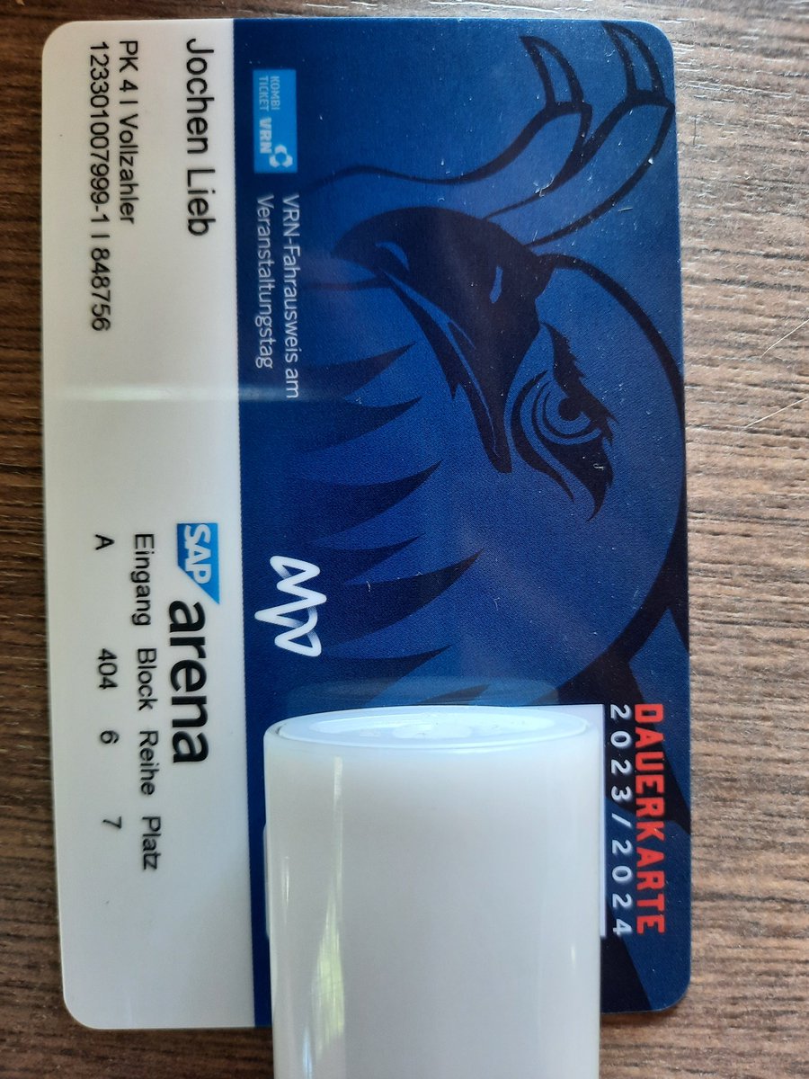 joschilinho's tweet photo. So Saison kann beginnen! DK Nr. 28! #fürMannheim #Monnem #adlermannheim #Eishockeystadt #immerimmerweiter #🔵⚪️🔴🦅  @adlermannheim https://t.co/yuoA75cxCI