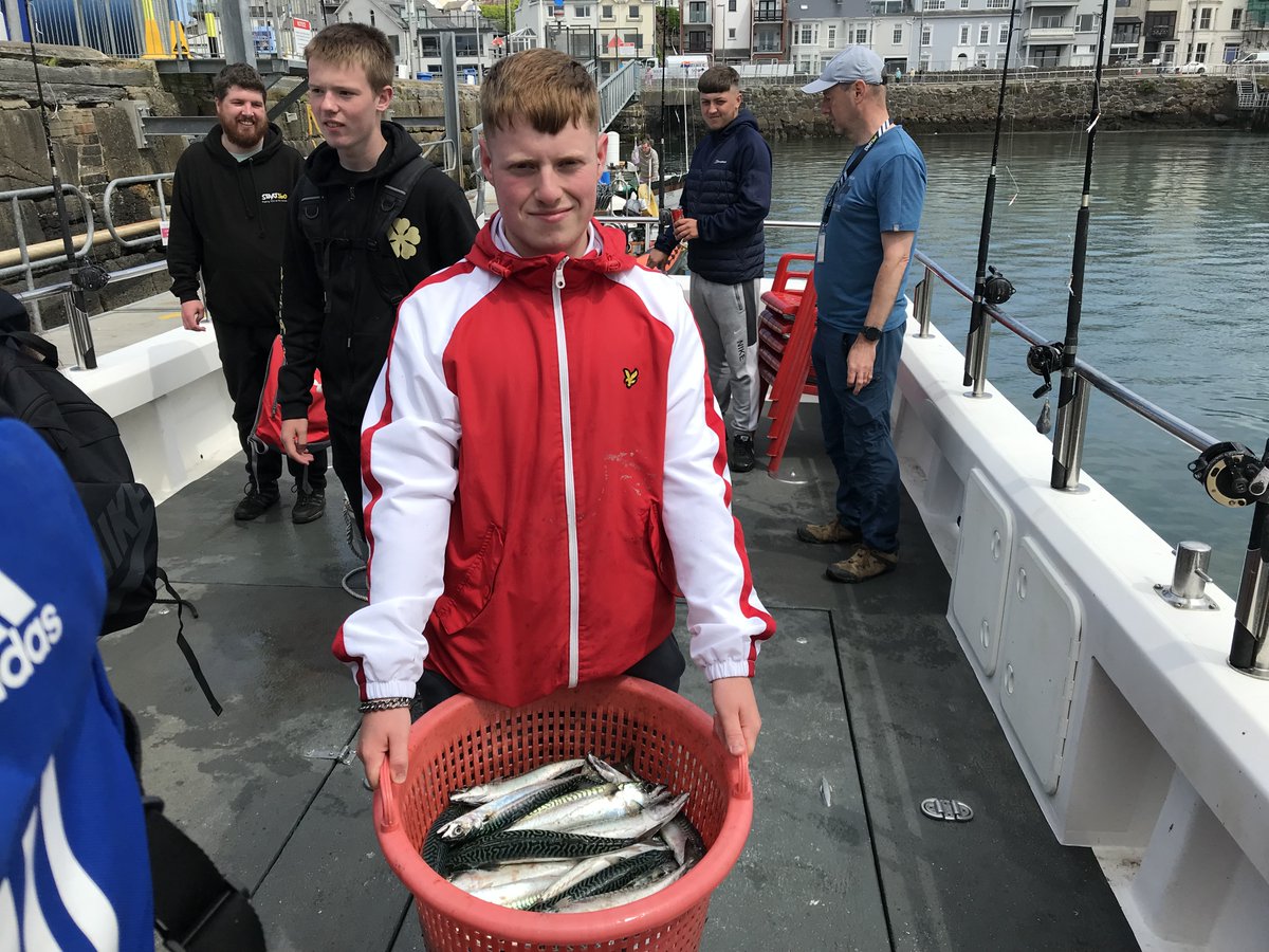 Start360org's tweet image. The Start360 YES service and the amazing young people from Castle Tower School in #ballymena had an fantastic end to their 6 week fishing programme this week, setting sailing from Portrush🛥🌊☀ and catching an impressive haul of mackerel💛🖤