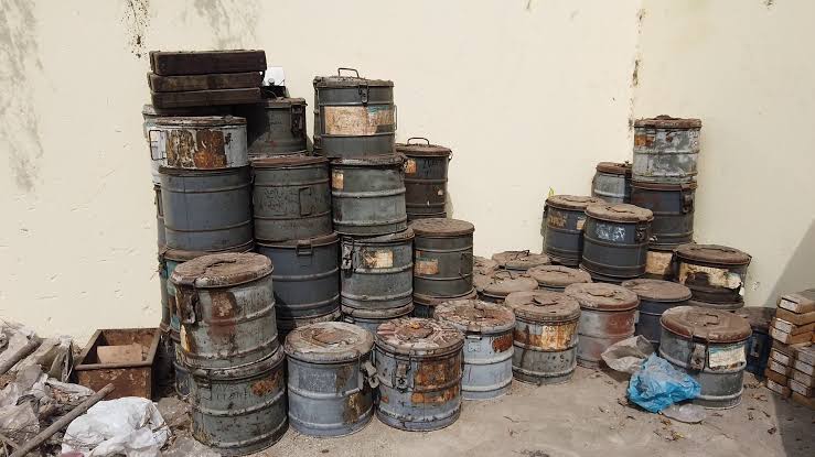 criticademonica's tweet image. Hoy es el Día Internacional del Archivo. Oportunidad para demandar, porque en este país que prefiere un transformer, los archivos del #cineperuano siguen olvidados, perdidos, o siendo responsabilidad de terceros. #CinematecaYa