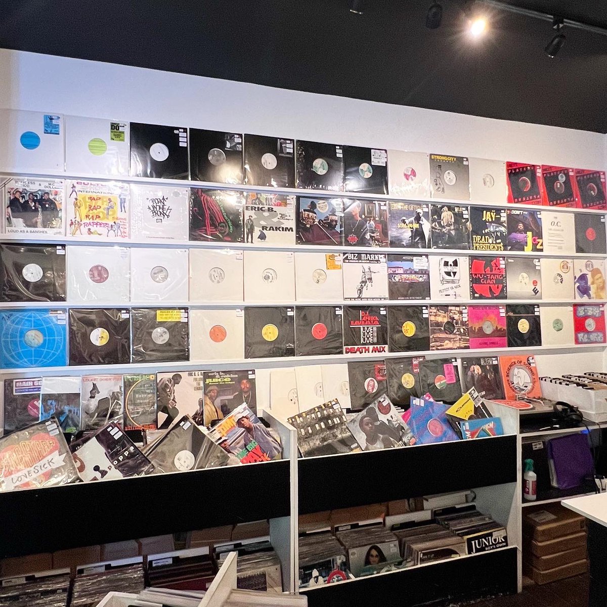yoyorecordsLDN's tweet photo. Special hip hop drop- some test pressings, limited releases, random rap rarities and classics, these and more out today!!! #newarrivals ✌️ #originalpressings #vintagepressings #hiphop #rap #randomrap #hiphopclassics #testpressings #vinyl #records #yoyorecordslondon https://t.co/DlRsuYO0XD