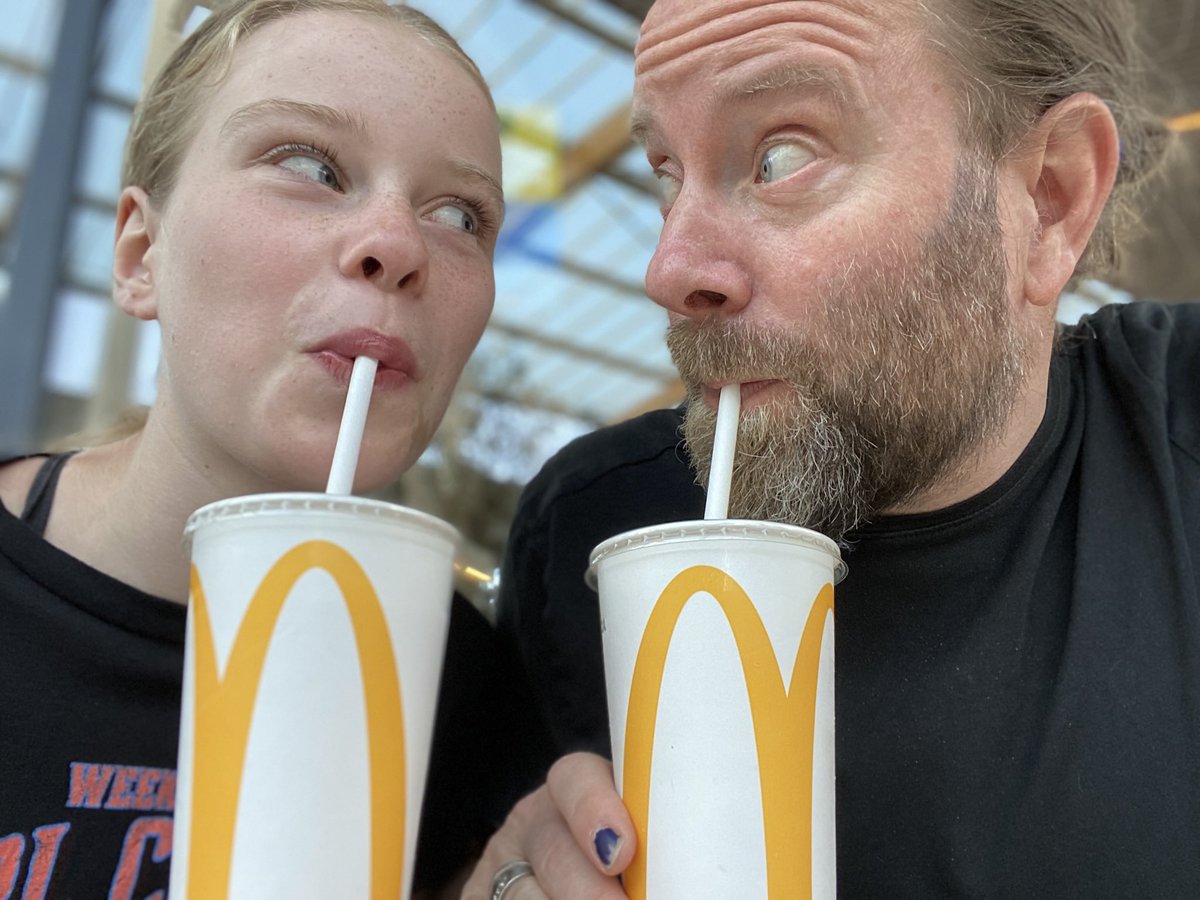 PerryKMultipot1's tweet photo. 🌟 Emotions shape our lives. Break free from narrow thinking. Cherished a birthday milkshake surprise from my daughter. Let’s cultivate creativity and positivity. #EmbraceEmotions #ThinkOutsideTheBox #LegacyOfHappiness https://t.co/yNEeEGkPeu