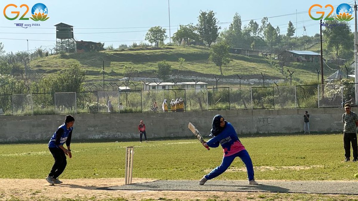 FatimaD75261608's tweet photo. "Incredible display of skills and determination by the women cricketers at the North Kashmir Women's Premier League. Keep shining! #Nkwpl #Kashmir #Womencricket #Valleycricket @RadioChinar @ChinarcorpsIA @kasheer_w @khushkinKashmir @BCCIWomen https://t.co/aoibfRBAWn