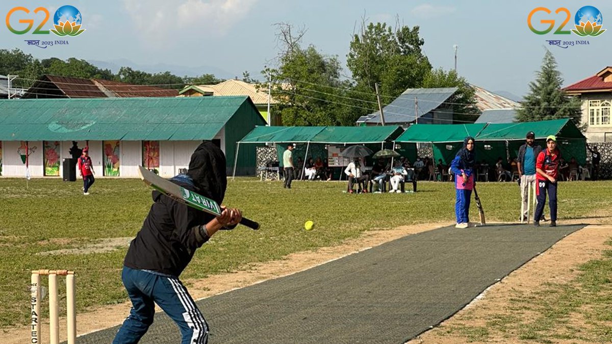 FatimaD75261608's tweet photo. "Incredible display of skills and determination by the women cricketers at the North Kashmir Women's Premier League. Keep shining! #Nkwpl #Kashmir #Womencricket #Valleycricket @RadioChinar @ChinarcorpsIA @kasheer_w @khushkinKashmir @BCCIWomen https://t.co/aoibfRBAWn