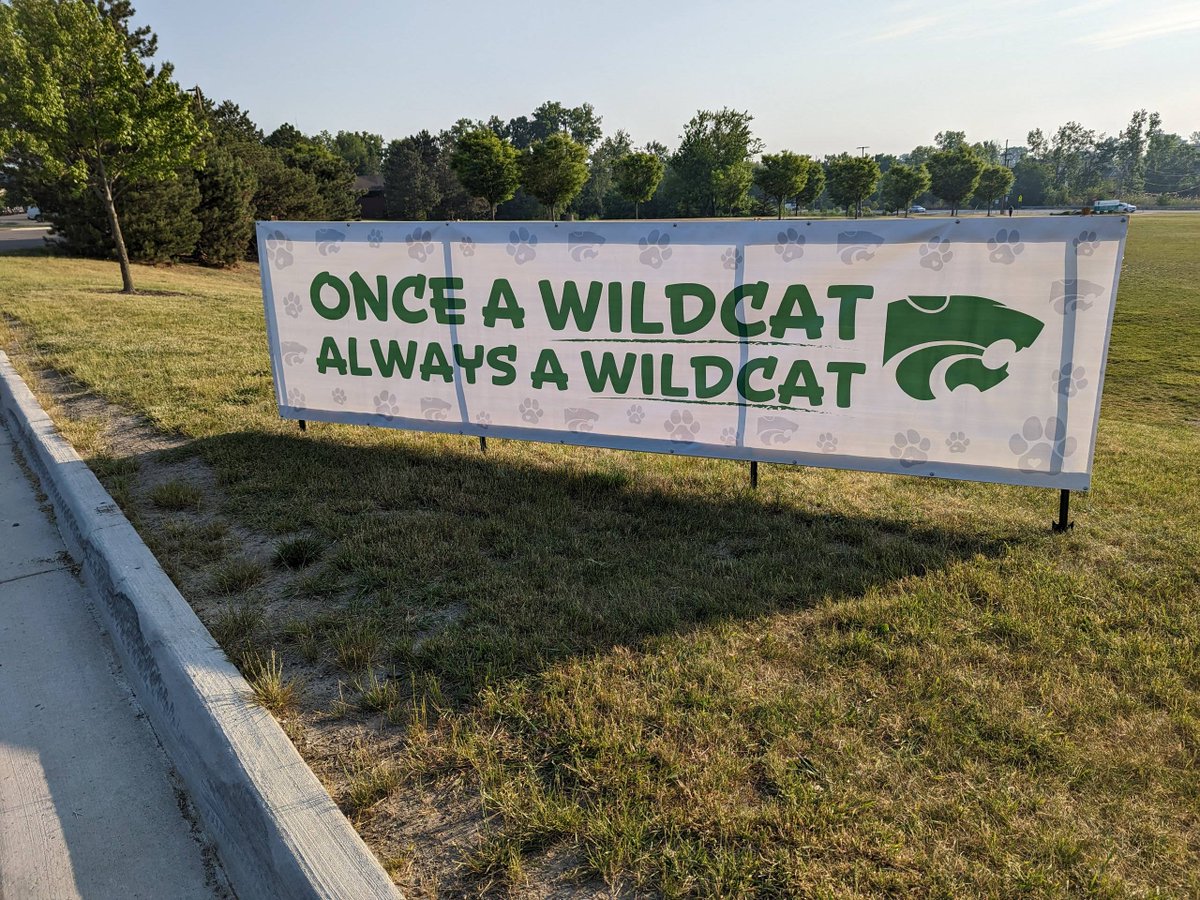 It's a great and exciting day for our 4th graders. Bravo! #NWLeads #NoviPride