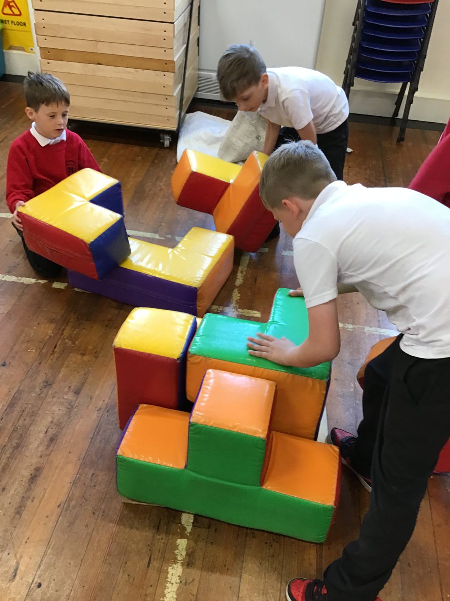 This week, the whole school took part in a maths enrichement day. @problemsolveit delivered a fanastic day which the children thoroughly enjoyed!
