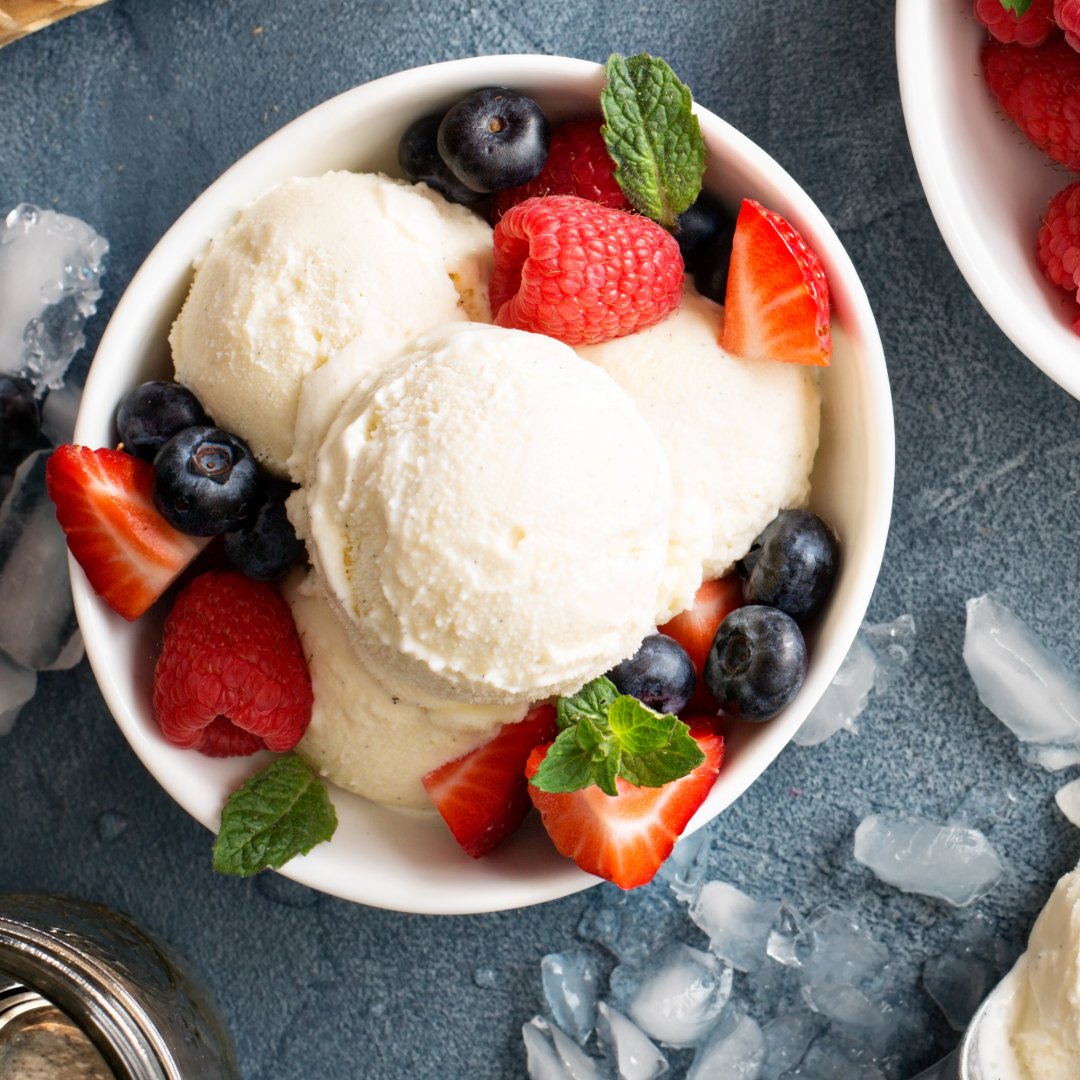 The sun is shining☀️, it's time for ice cream. 🍦Elevate your vanilla ice cream to the next level with crunchy, caramelised breadcrumbs. A delicious & clever way to use up #leftover bread. We especially like this recipe 👇sainsburysmagazine.co.uk/.../brown-brea… #FoodSavvy #UseYourLoaf #IceCream