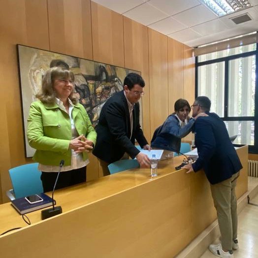 💡Orgullosos👏🏽👏🏽
 
🎓David Marqués Azcona obtiene el Título de Doctor en promoción de la autonomía y atención socio sanitaria a la dependencia de la Universidad de Valencia.
 
Puedes consultarla en: roderic.uv.es/handle/10550/8…

<a href="/UV_EG/">Universitat València</a>