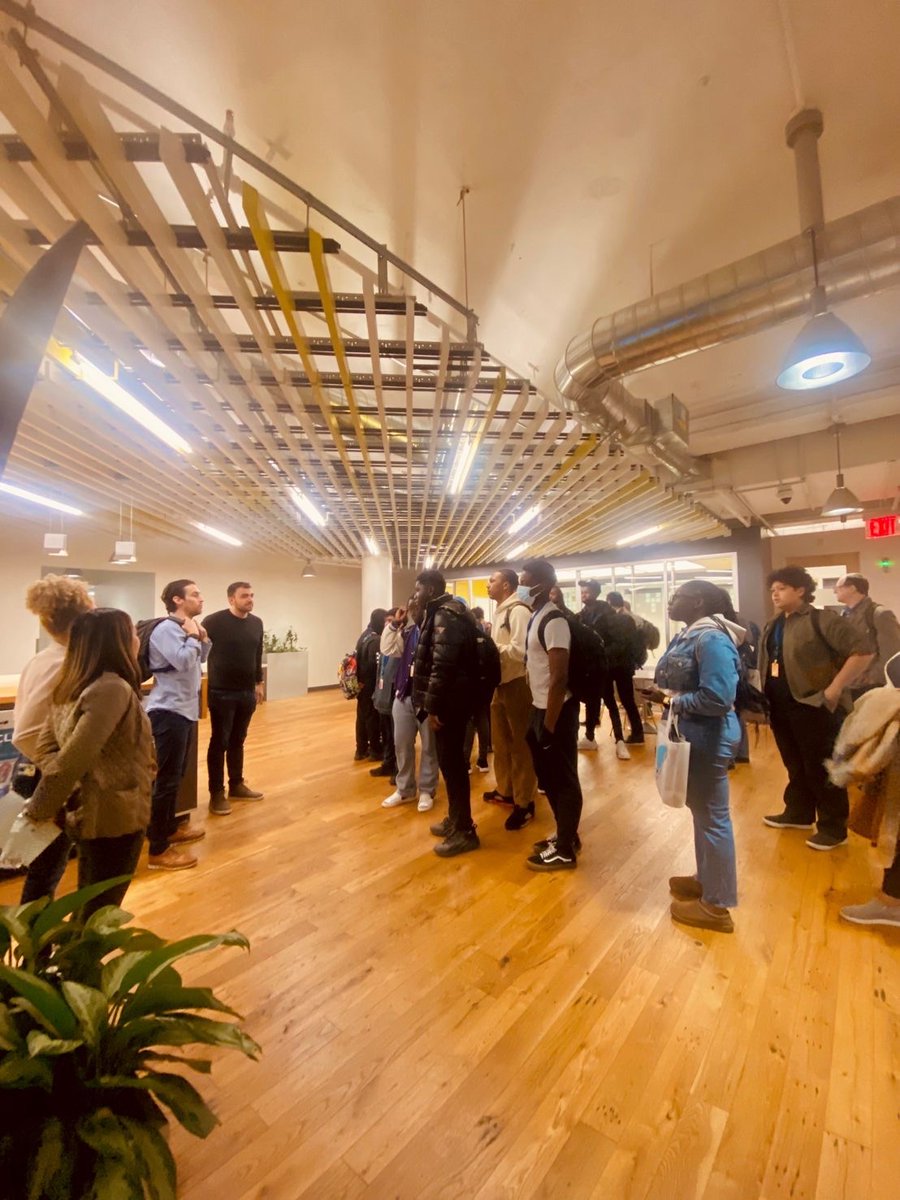 Thanks to our recruitment partner and @Amazon mentor ambassador @Garrett Martinez, #iMentorNYC brought 15 students from BASE to Amazon to spend the afternoon learning about their businesses.