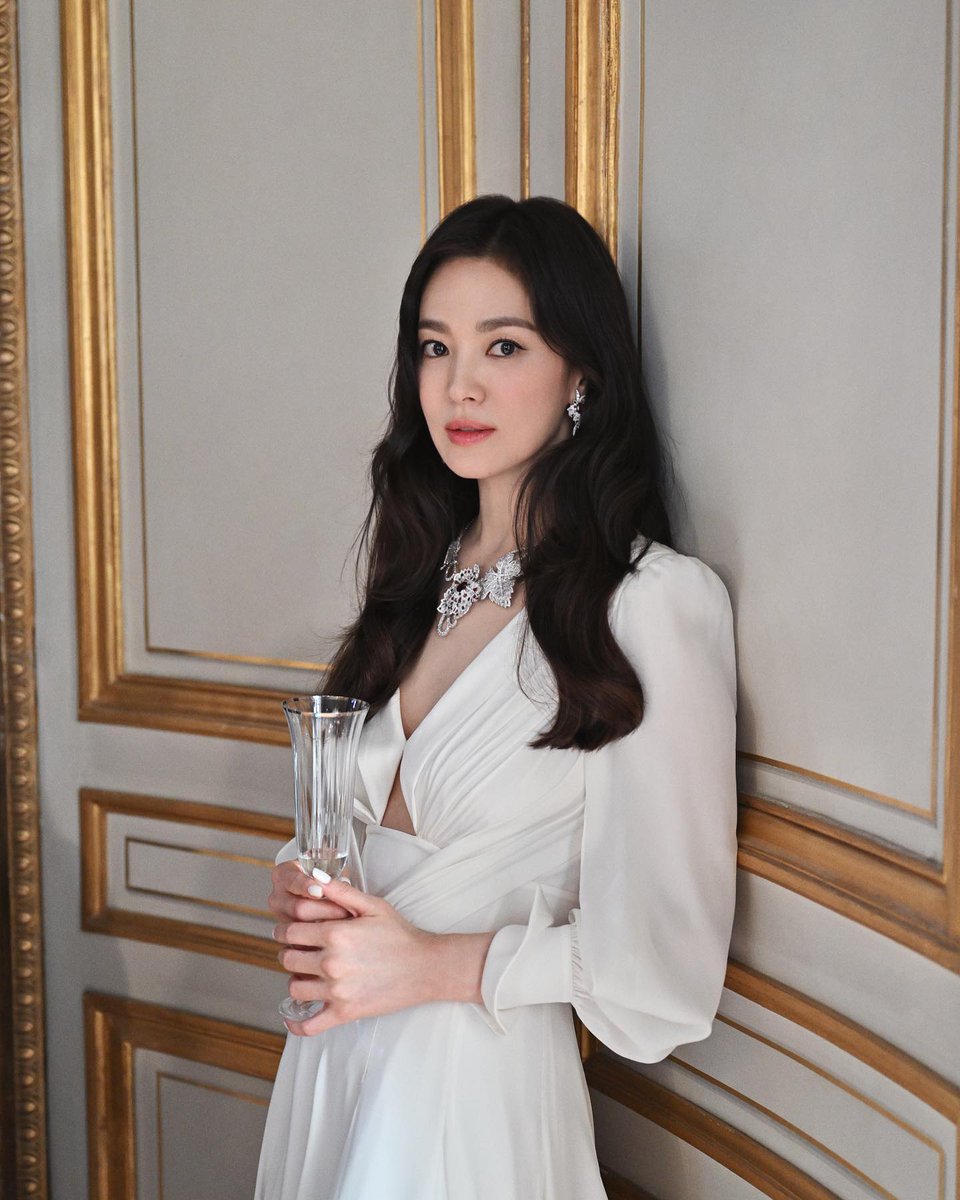 shkyo1122's tweet photo. CHAUMET https://t.co/2mccPohLXE