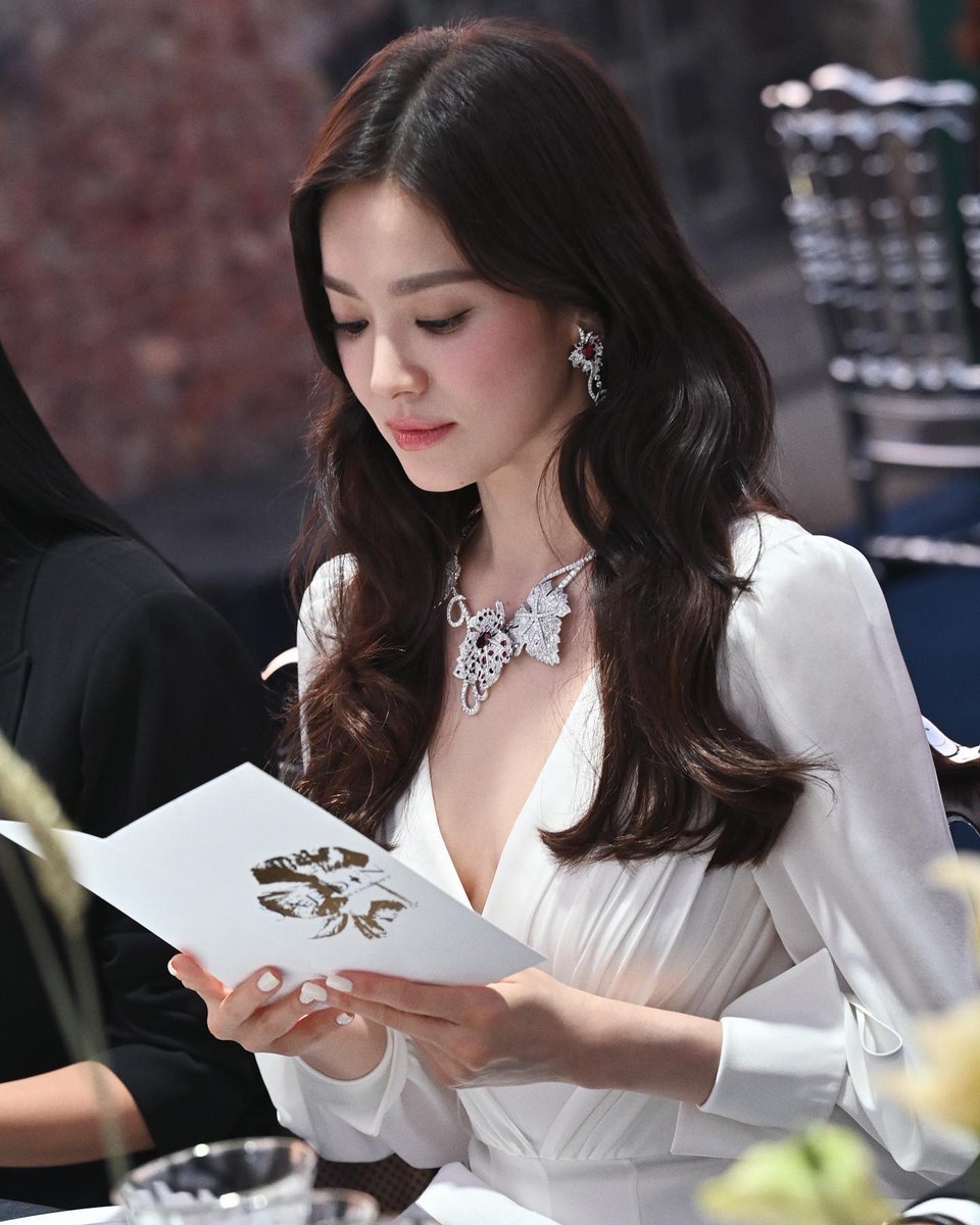 shkyo1122's tweet photo. CHAUMET https://t.co/2mccPohLXE
