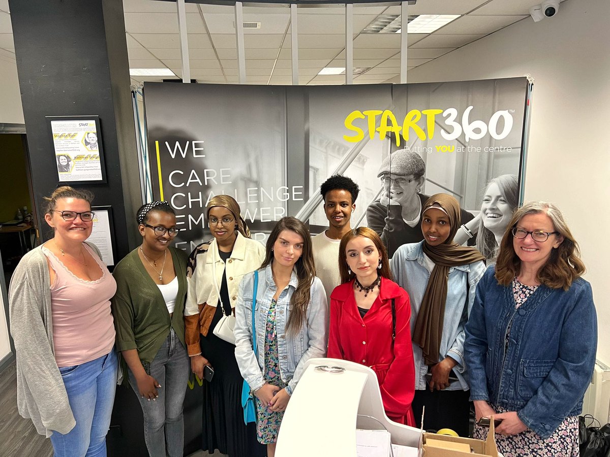 Start360org's tweet image. With the support of @belfastcc #Start360 are working alongside photographer @MalMccann delivering a 6 week Photography project. In the first session the group learned about using lighting, lines and reflection to enhance their photos. We will be sharing progress each week💛🖤