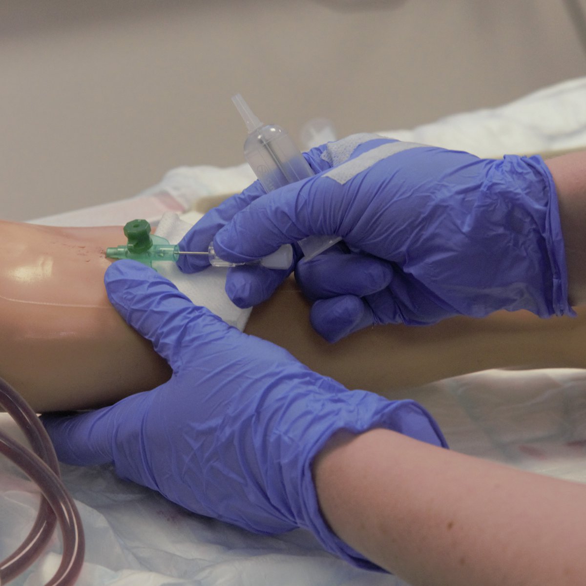 NUHDREEAM's tweet photo. Great to see staff from King's Mill Hospital @SFHFT and Leicester Royal Infirmary @Leic_hospital attending our #DREEAM #Venepuncture & #Cannulation skills workshops, we hope to welcome more in the future!
#education #educationmatters #healthcareheroes #learningandevelopment https://t.co/P9TLfyS5Pt