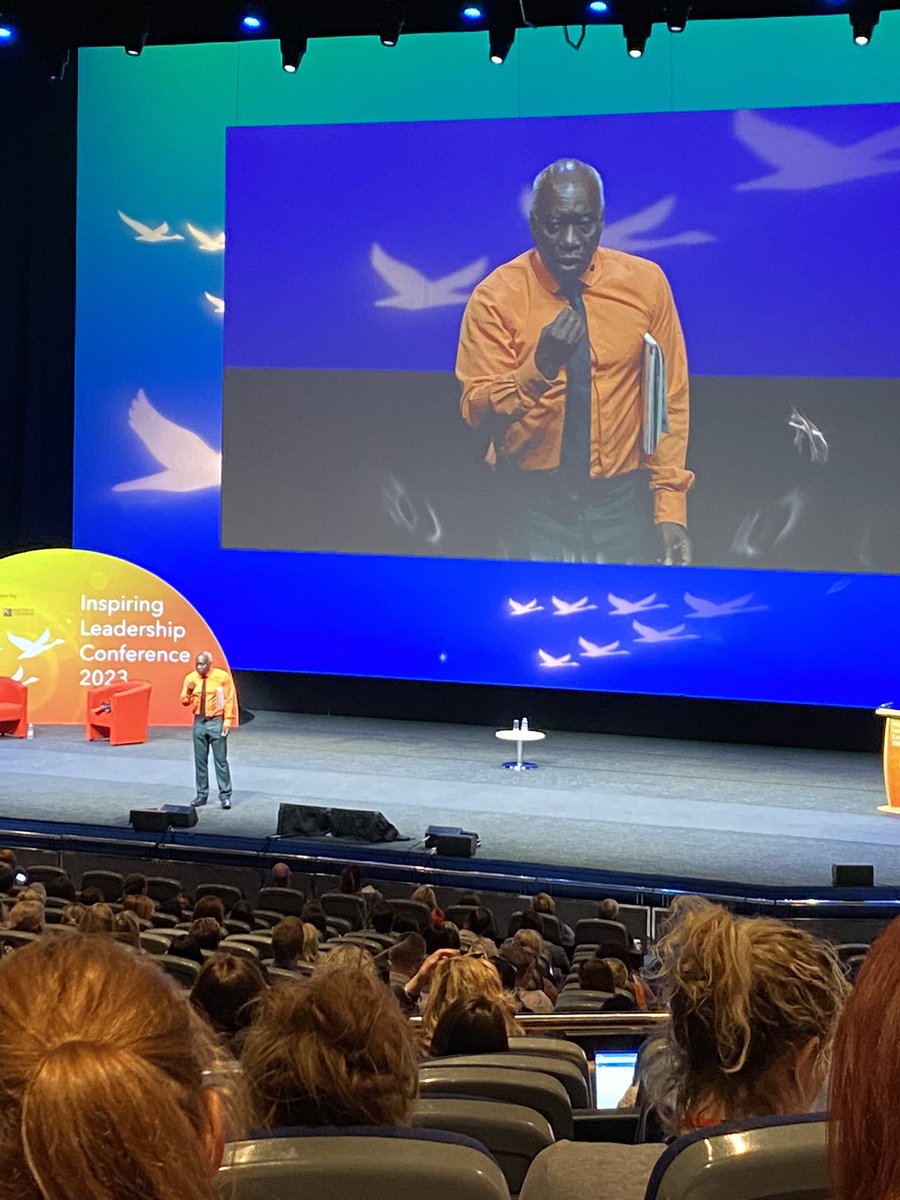 Such an energetic and energising keynote about leadership from Professor Eddie Obeng. 
Successful leadership: reassure, reduce fear, make thought processes clear if you want people to follow you. Pay attention to colleagues and listen.  @EddieObeng #ilconf23