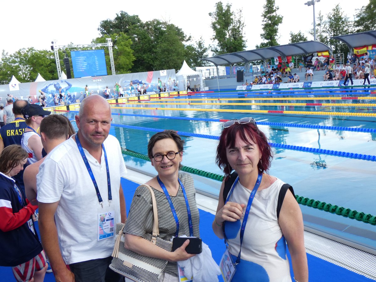 [2/2] #GlobalGames2023 <a href="/VilleDeVichy/">Ville de Vichy</a> <a href="/unss_03/">UNSS Allier</a> 
Mme PRESTAUX, IA DASEN a pu se rendre au contact des élèves des collèges qui œuvrent comme jeunes officiels lors des Global Games afin de pouvoir les féliciter de leur aide et de leur engagement.
<a href="/acclermont/">Académie de Clermont-Ferrand</a> <a href="/uns/">杏</a>