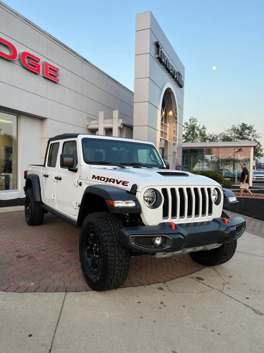 💪 Conquer New Frontiers with the 2023 #Jeep #Gladiator #Mojave! Unleash Your Off-Road Spirit and Tackle Any Terrain with Confidence. 😎 #TGIF #JeepGladiatorMojave #OffRoadWarrior #JeepUSA
