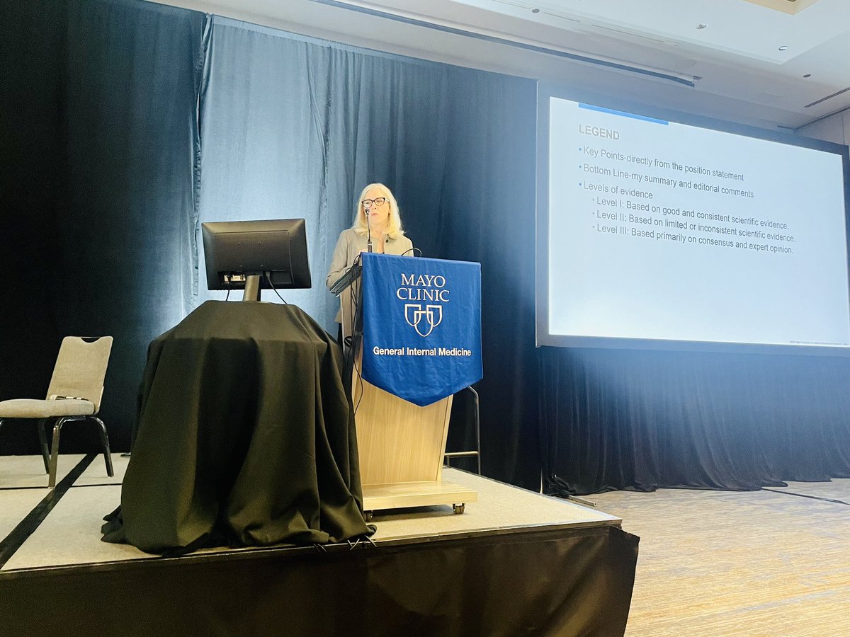 Dr Stephanie Faubion, professor of medicine and medical director of @MenopauseOrg, presenting about the 2022 HT position statement @WHMayoClinic Transforming Women’s Health. 👉🏼 hormone therapy is the most effective treatment for hot flashes and night sweats