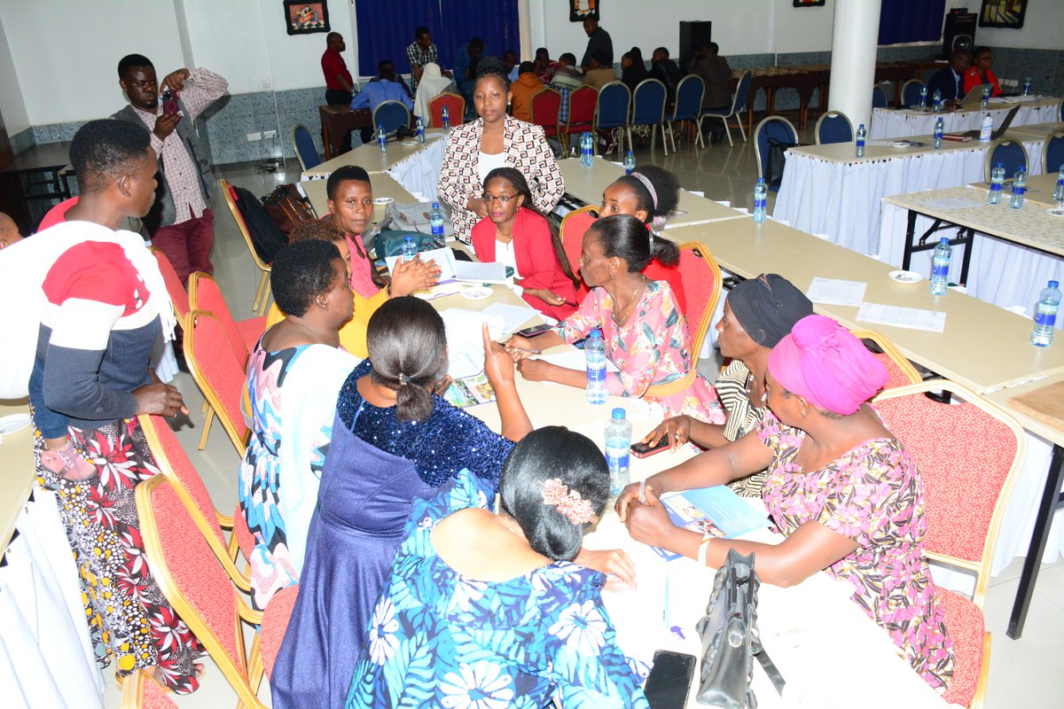 ANSAFForum's tweet photo. Leo katika mkutano ulioandaliwa na @ANSAFForum kwa kushirikiana na @FinnishEmbTZ na @medadotorg. Vikundi vya wanawake, vijana na watu wenye ulemavu wameunganana kuleta maoni na mapendekezo yenye tija katika kuboresha mfuko wa halmashauri ya mikopo ya asilimia 10. https://t.co/LmQrsmgWwN