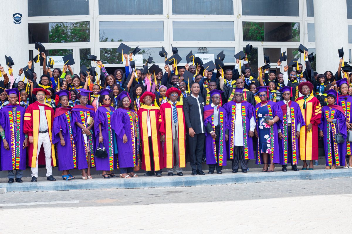 guttered_ancon's tweet image. Moments of Triumph: Celebrating the Class of 2022 at BlueCrest University's 19th Graduation Ceremony!The climax of years of growth, learning, and friendship. Congratulations to the graduating class of 2022. You are the future leaders our world needs. 
#BlueCrest #graduation2022