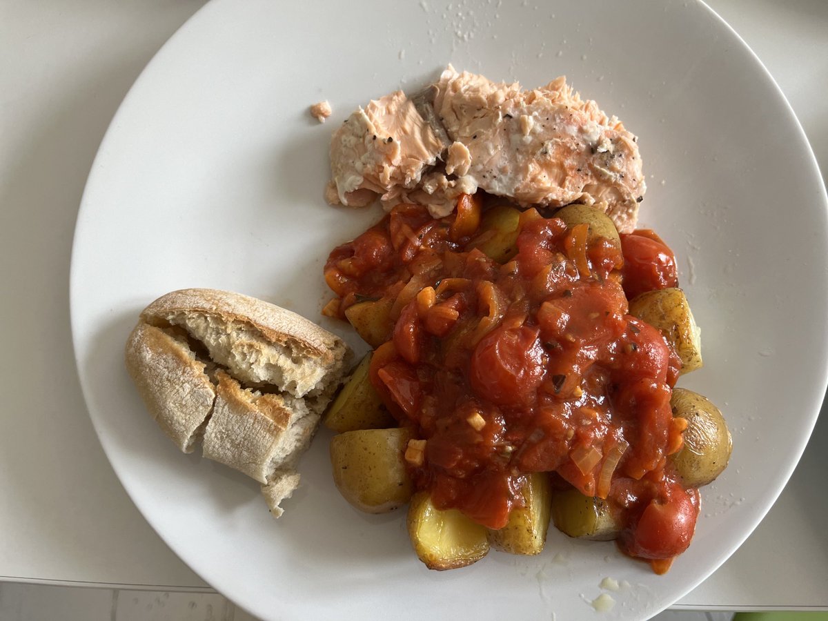 R_Broome's tweet photo. Happy to have met a stressful deadline today, cooking lunch for some of the ⁦@Outerspace_UK⁩ and ⁦@MAA_UK⁩ team together with other ⁦@BoathouseDS⁩ colleagues! Just about got away with it, no more cooking for the next year or so, so that’s good for everyone! https://t.co/V5X5IL5qdv