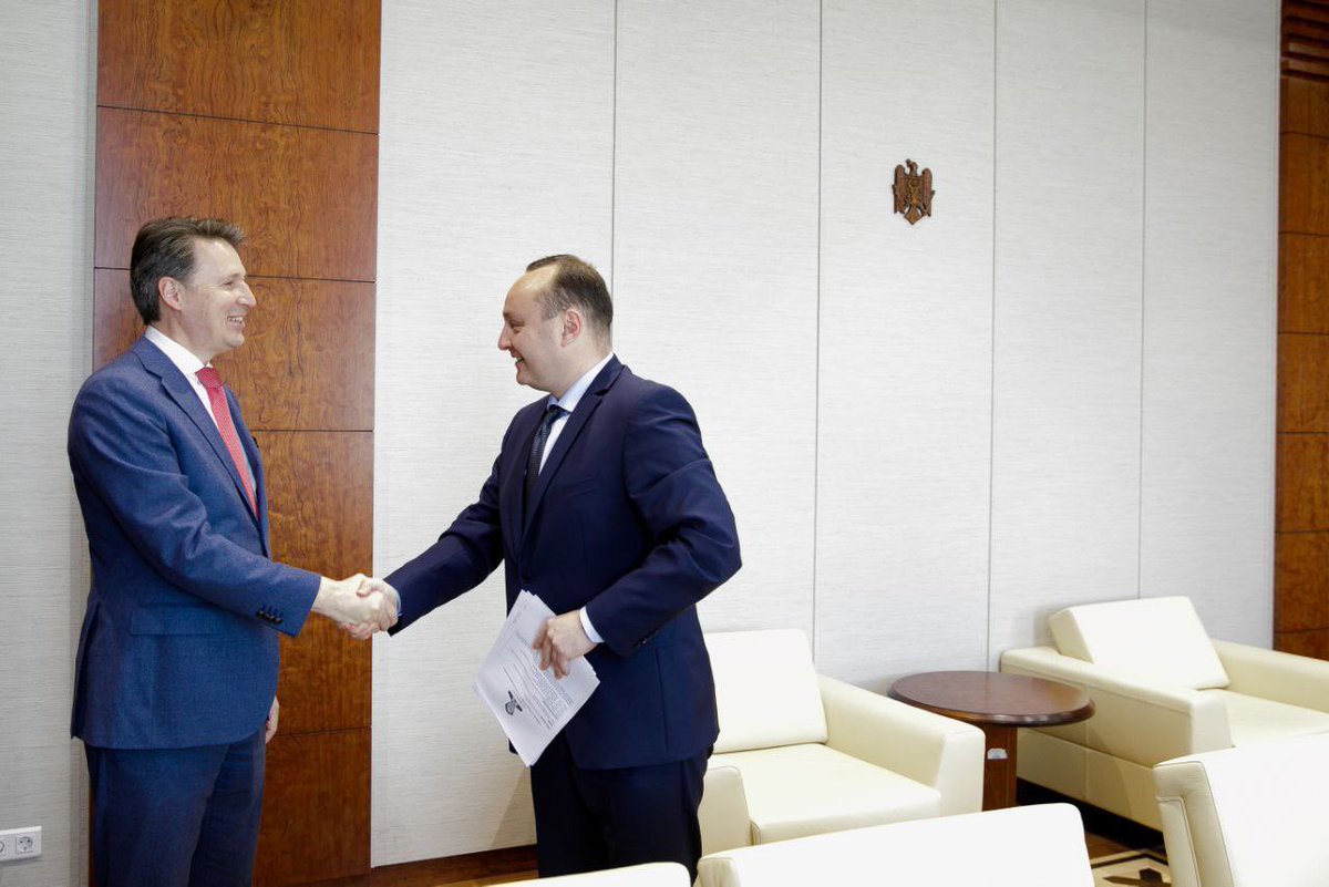 Moldova's Socialists Party (@psrm_en) on Twitter photo Olga Cebotari & Vlad Batrîncea had a fruitful discussion during a courtesy meeting w/ H.E. Mr. <a href="/fduijn/">Fred Duijn</a>, 1st Ambassador of the Netherlands 🇳🇱 to Moldova 🇲🇩.
The parties talked about the possibilities of intensifying bilateral cooperation, including in the economic sphere. Olga Cebotari & Vlad Batrîncea had a fruitful discussion during a courtesy meeting w/ H.E. Mr. <a href="/fduijn/">Fred Duijn</a>, 1st Ambassador of the Netherlands 🇳🇱 to Moldova 🇲🇩.
The parties talked about the possibilities of intensifying bilateral cooperation, including in the economic sphere.
