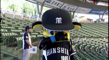 aba557f4db3a4a4's tweet photo. ③やっぱ🐯完封0負けほ〜😬明日はデーゲーム⚾️まだ余裕😏不貞寝しよう😴

今日(金)野暮用🔚後昼活📹ゆうパック号ガチャ・チャレンジ🎯🚃🚃💨

ウベ・シンカワ行きハズレ💦また時間あればトライ案件だな😆

2023.6.9(金)🌞13pro📲手持ち📹
#おやすみトレイン
＃JR宇部線　#105系 ＃ゆうパック号　#D601 https://t.co/q2QyVCKmLI