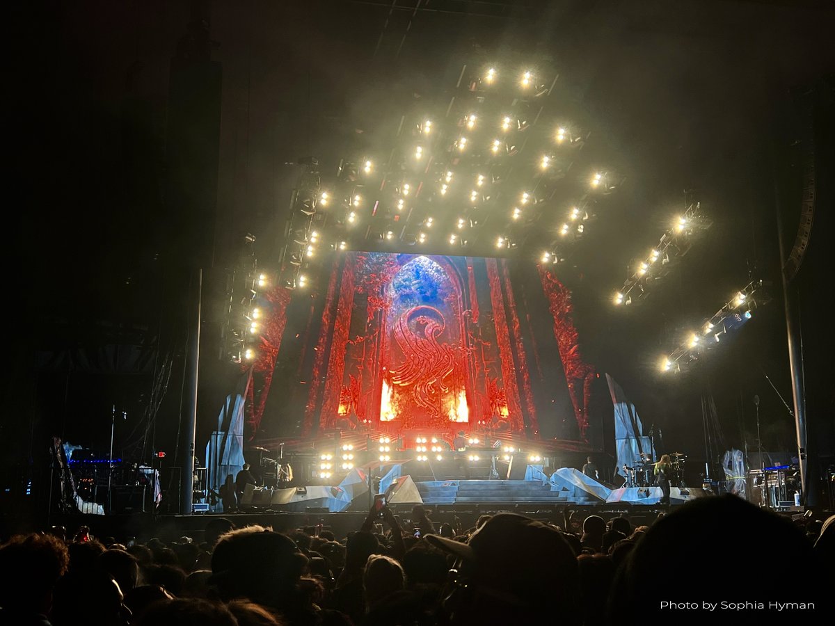 For his first music project, Arturo Tedeschi - in collaboration with Nexus production - created an original stage set that seamlessly complemented the visual language of the American DJ and producer Illenium. arturotedeschi.com #illenium #stagedesign #muscistage