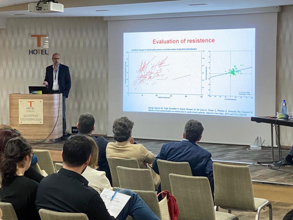 lucianofrassan4's tweet photo. My intervention at "New experiences in Anesthesia, Intensive care and Pain therapy" was about #hypotension predictive values. Always happy to share my interest on #haemodynamicmonitoring and #intraoperativehypotension! 🩺 @EdwardsEurope https://t.co/OhVIOZIZih